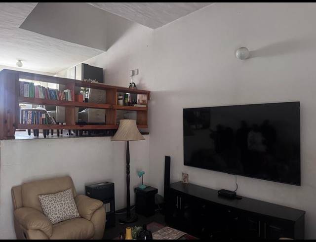 3 BEDROOM DUPLEX FOR SALE IN YEOVILLE